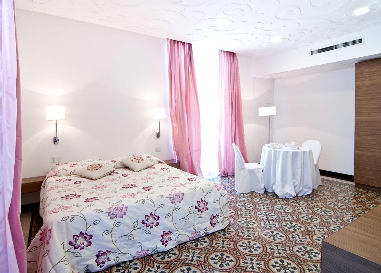 Palazzo Dei Concerti Bed & Breakfast Torre Annunziata Bagian luar foto
